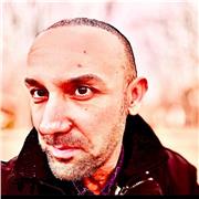 Maestro de Educación Infantil y para la Inclusión  de la Diversidad , se ofrece
Para enseñar a leer y escribir español